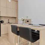 아파트 Tasteful With Free Garage And Balcony By Renters *