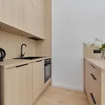 Tasteful With Free Garage And Balcony By Renters 아파트 브로츠와프