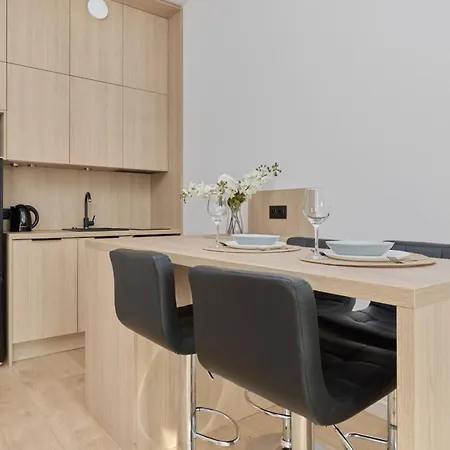 アパート Tasteful With Free Garage And Balcony By Renters *