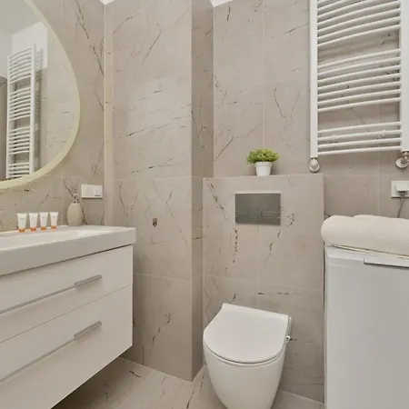 شقة Tasteful With Free Garage And Balcony By Renters