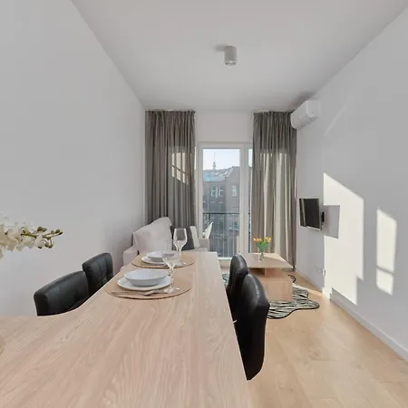 Tasteful With Free Garage And Balcony By Renters *