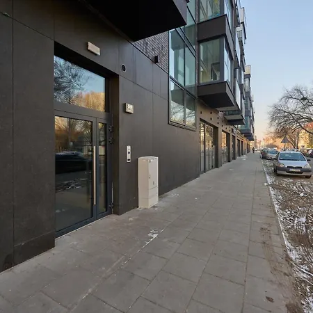 Tasteful With Free Garage And Balcony By Renters شقة
